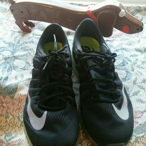 Nike men's tennis shoes